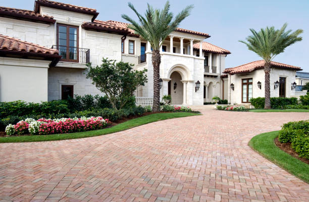 Best Custom Driveway Pavers  in Vinton, IA